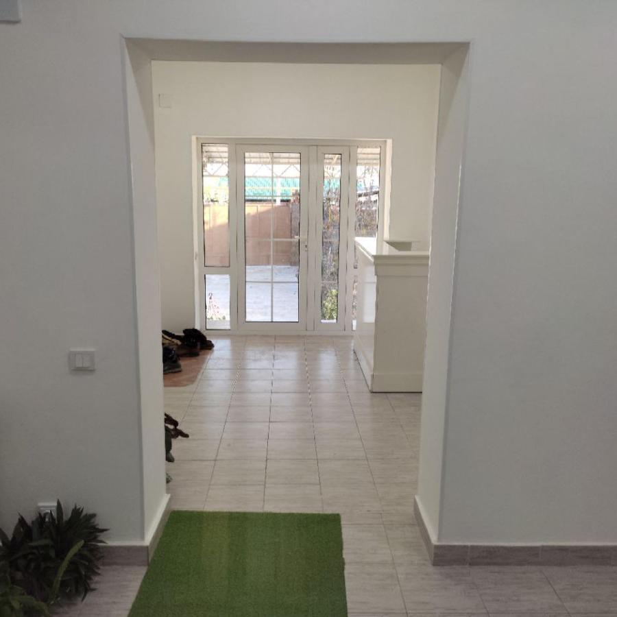 Abs Guest House Osh Ngoại thất bức ảnh
