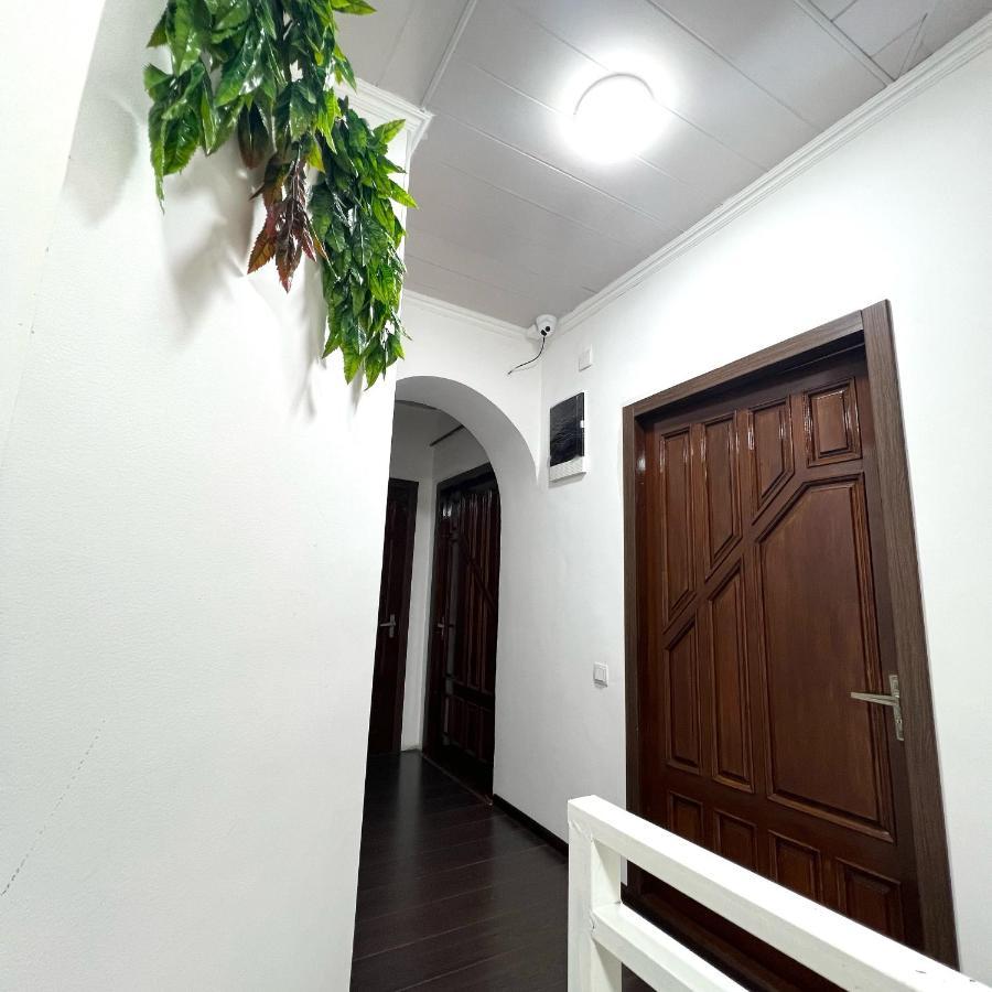 Abs Guest House Osh Ngoại thất bức ảnh