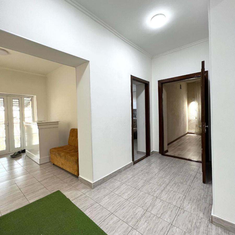 Abs Guest House Osh Ngoại thất bức ảnh